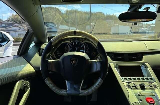 LAMBORGHINI AVENTADOR 2012