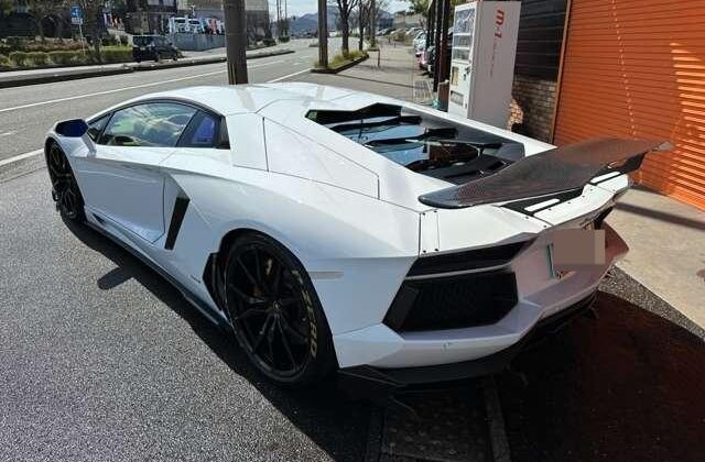 LAMBORGHINI AVENTADOR 2012