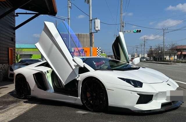 LAMBORGHINI AVENTADOR 2012