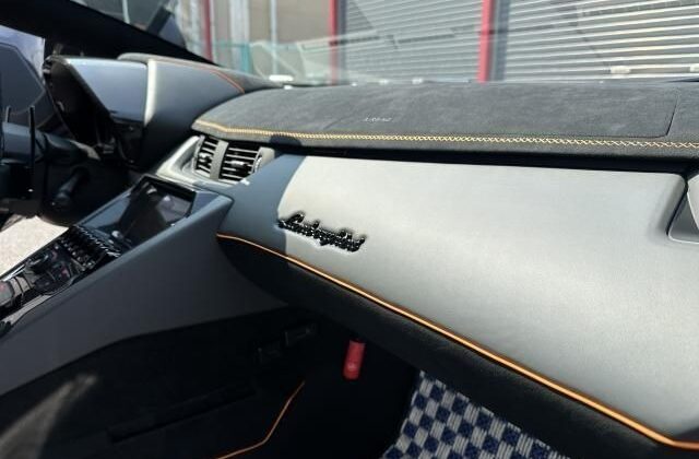 LAMBORGHINI AVENTADOR 2019