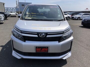 TOYOTA VOXY 2015