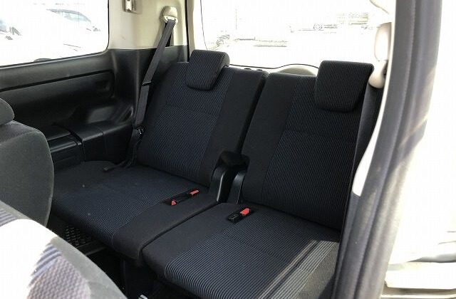 TOYOTA VOXY 2015