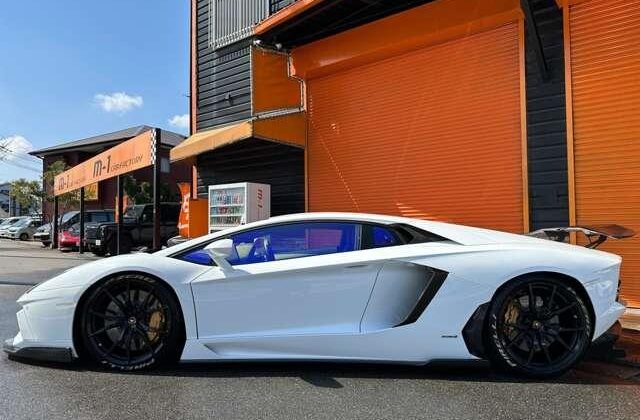 LAMBORGHINI AVENTADOR 2012