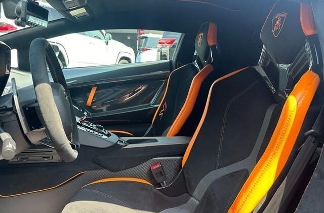 LAMBORGHINI AVENTADOR 2019