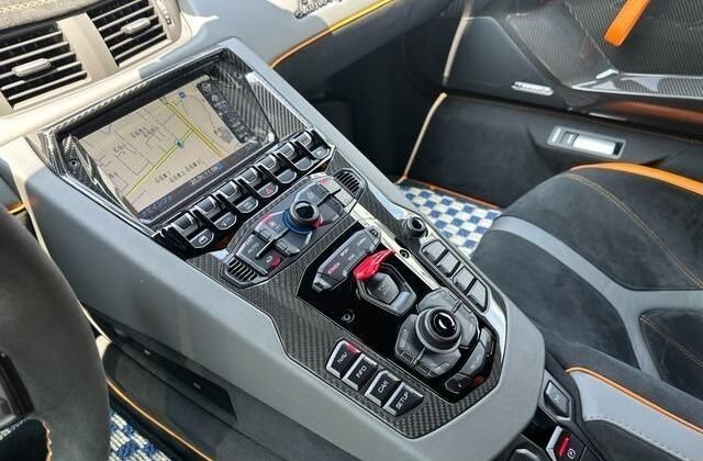 LAMBORGHINI AVENTADOR 2019