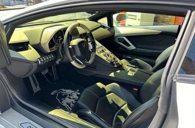 LAMBORGHINI AVENTADOR 2012