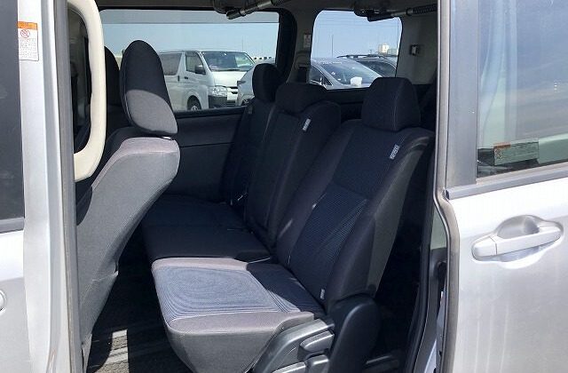 TOYOTA VOXY 2015