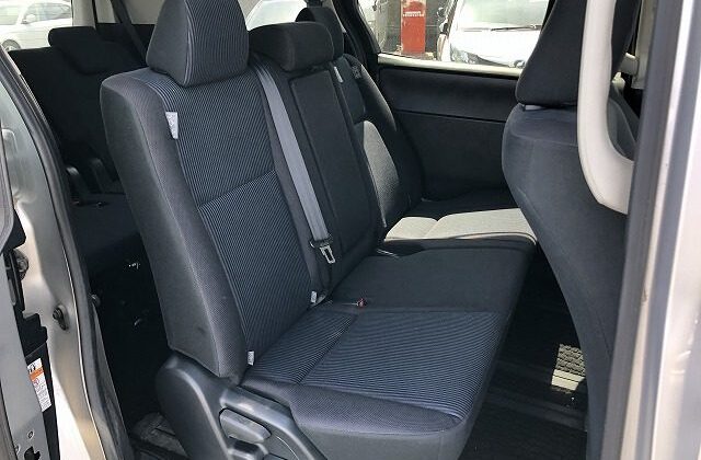 TOYOTA VOXY 2015