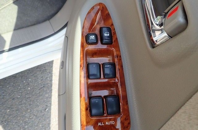 TOYOTA NOAH 2005