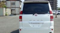 TOYOTA NOAH 2005