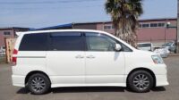 TOYOTA NOAH 2005