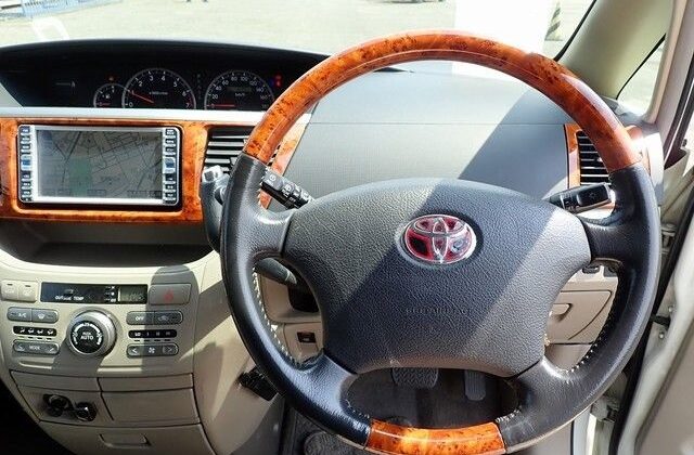 TOYOTA NOAH 2005