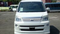 TOYOTA NOAH 2005