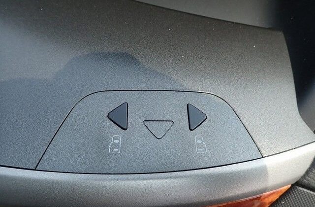 TOYOTA NOAH 2005
