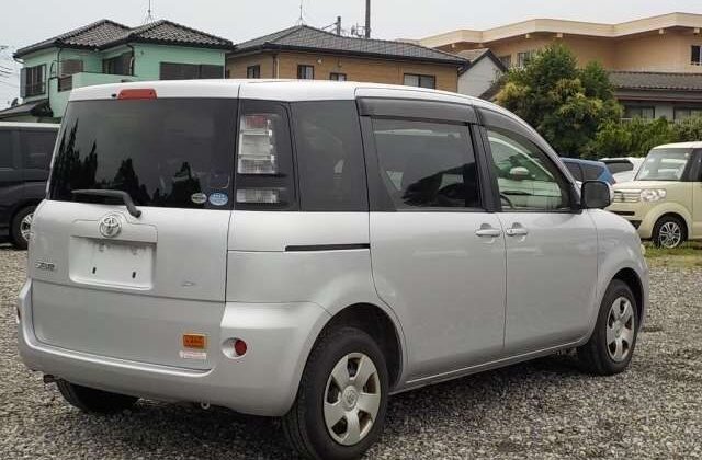 TOYOTA SIENTA 2012
