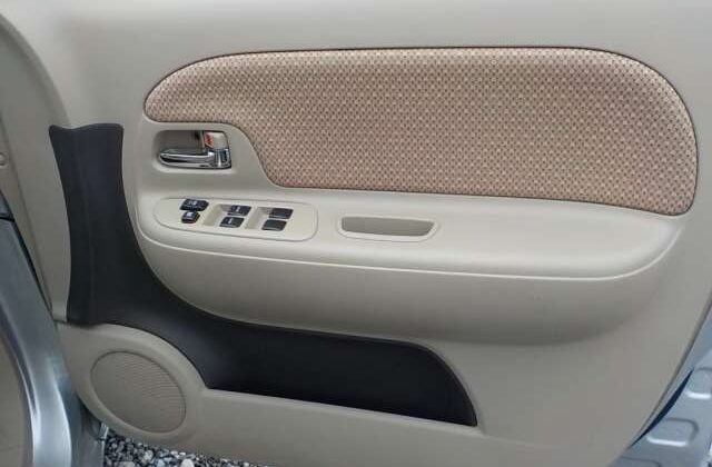 TOYOTA SIENTA 2012