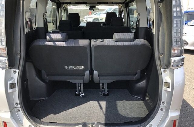 TOYOTA VOXY 2015