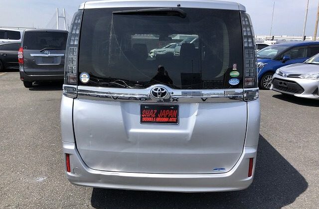 TOYOTA VOXY 2015