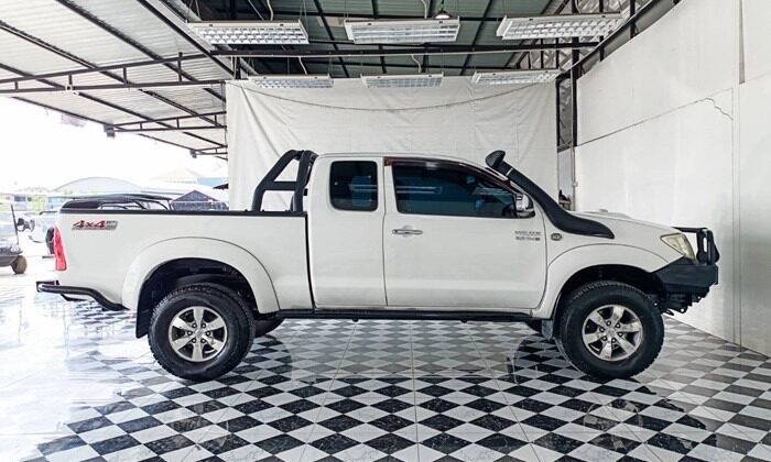 TOYOTA SMART CAB 2011
