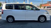 TOYOTA NOAH SI