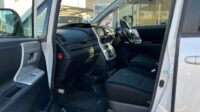 TOYOTA NOAH SI