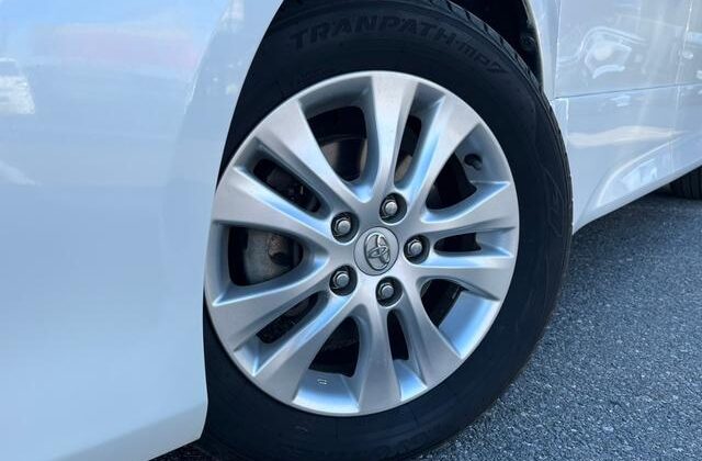 TOYOTA NOAH SI