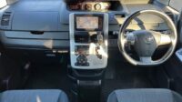 TOYOTA NOAH SI