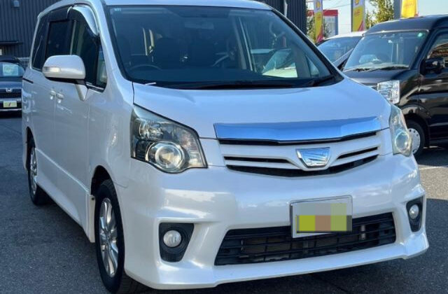 TOYOTA NOAH SI