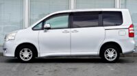 TOYOTA NOAH YY