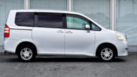TOYOTA NOAH YY