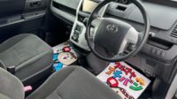TOYOTA NOAH YY