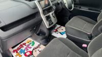 TOYOTA NOAH YY
